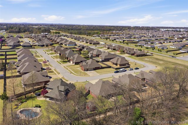 2305 S 17th Street, Broken Arrow, OK 74012