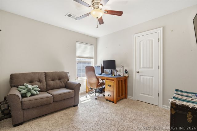 2305 S 17th Street, Broken Arrow, OK 74012