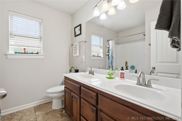 2305 S 17th Street, Broken Arrow, OK 74012