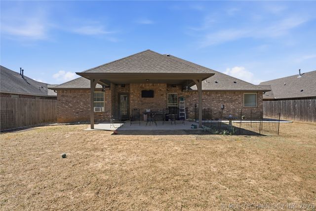 2305 S 17th Street, Broken Arrow, OK 74012