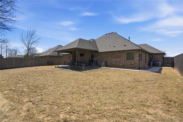 2305 S 17th Street, Broken Arrow, OK 74012