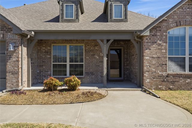 2305 S 17th Street, Broken Arrow, OK 74012
