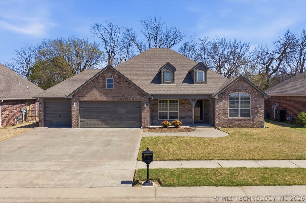 2305 S 17th Street, Broken Arrow, OK 74012