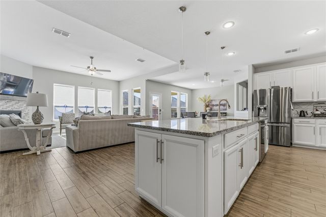 1001 Sweeping Butte Drive, Fort Worth, TX 76052