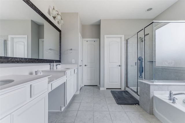 1001 Sweeping Butte Drive, Fort Worth, TX 76052