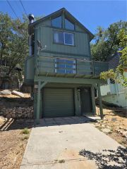 33460 Lakeview Dr, Running Springs, CA 92382