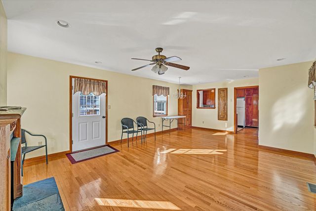 1524 Liggates RD, Lynchburg, VA 24502