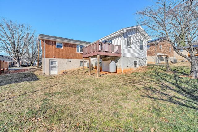 1524 Liggates RD, Lynchburg, VA 24502