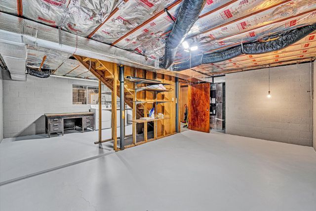 1524 Liggates RD, Lynchburg, VA 24502