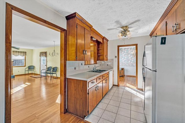 1524 Liggates RD, Lynchburg, VA 24502