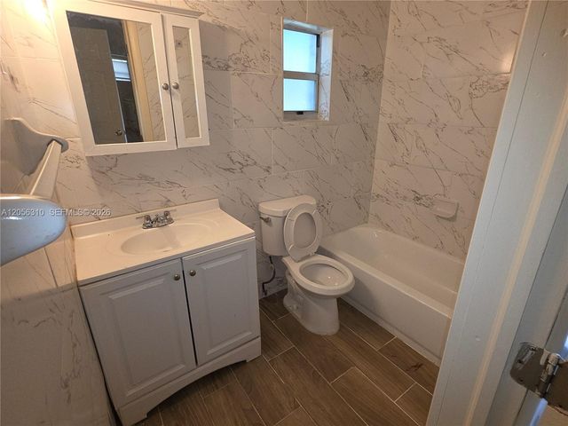 2930 NW 8th St, Fort Lauderdale, FL 33311