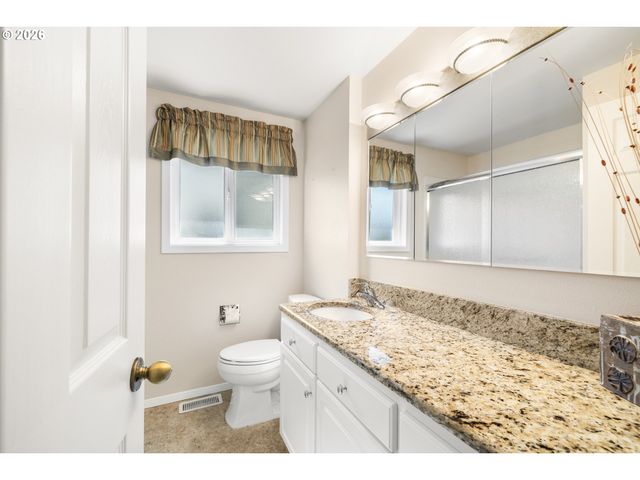 540 W CLACKAMAS Cir, Woodburn, OR 97071