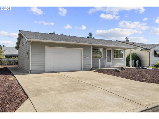 540 W CLACKAMAS Cir, Woodburn, OR 97071
