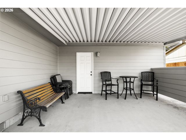 540 W CLACKAMAS Cir, Woodburn, OR 97071