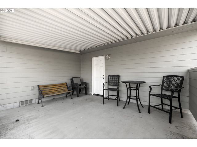 540 W CLACKAMAS Cir, Woodburn, OR 97071