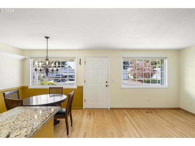 540 W CLACKAMAS Cir, Woodburn, OR 97071