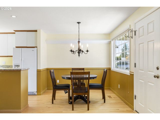 540 W CLACKAMAS Cir, Woodburn, OR 97071