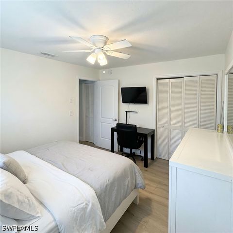 10333 Sandy Hollow LN, Bonita Springs, FL 34135