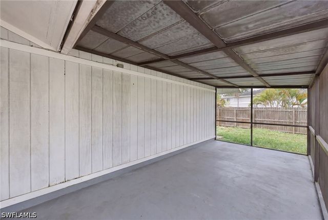 10333 Sandy Hollow LN, Bonita Springs, FL 34135
