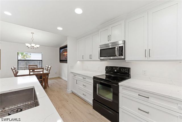 10333 Sandy Hollow LN, Bonita Springs, FL 34135