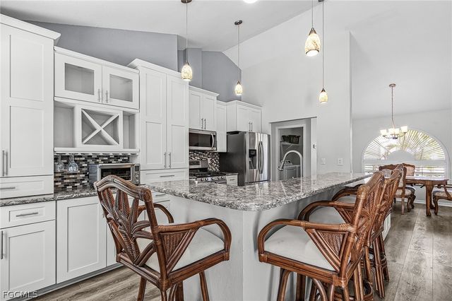 3852 Stabile RD, St James City, FL 33956