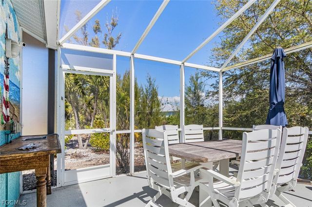 3852 Stabile RD, St James City, FL 33956