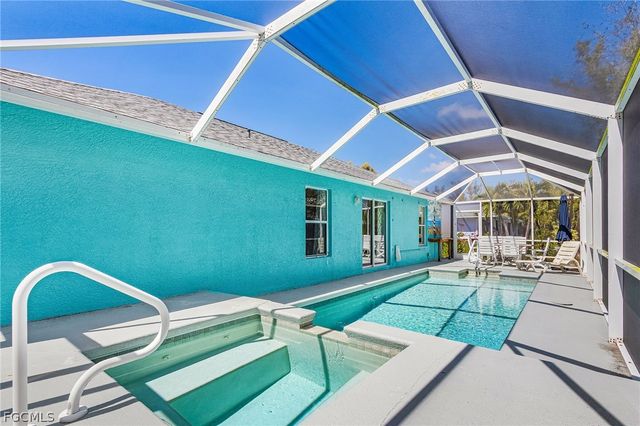 3852 Stabile RD, St James City, FL 33956