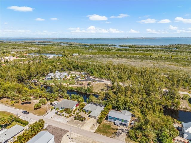 3852 Stabile RD, St James City, FL 33956