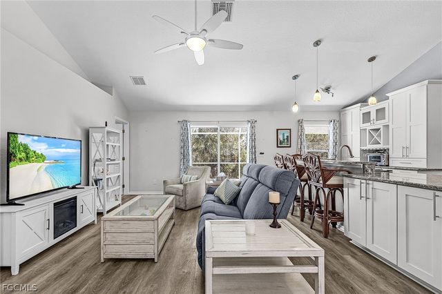 3852 Stabile RD, St James City, FL 33956