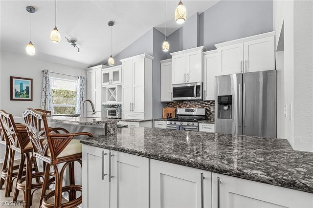 3852 Stabile RD, St James City, FL 33956