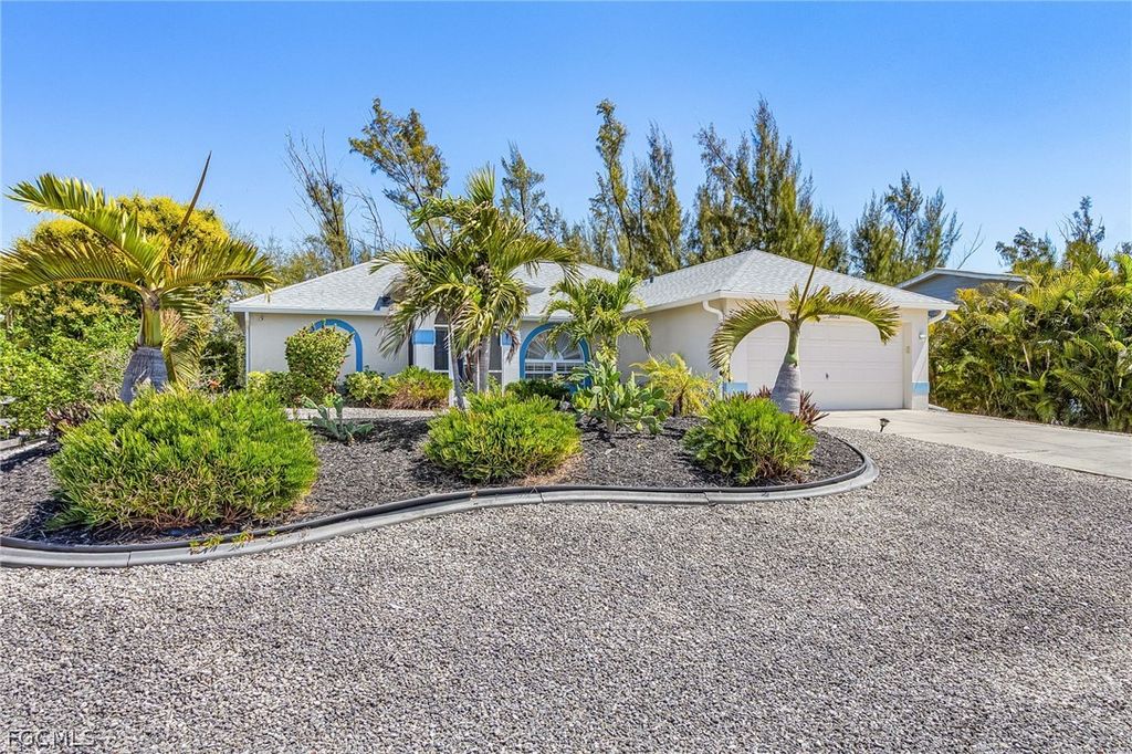 3852 Stabile RD, St James City, FL 33956