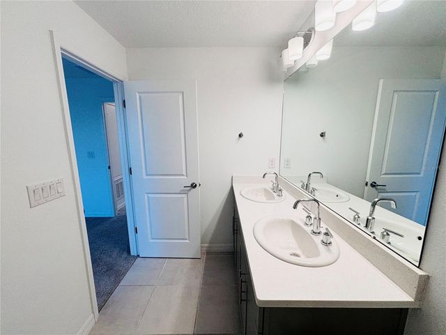 2512 PARAVANE WAY, Wesley Chapel, FL 33543