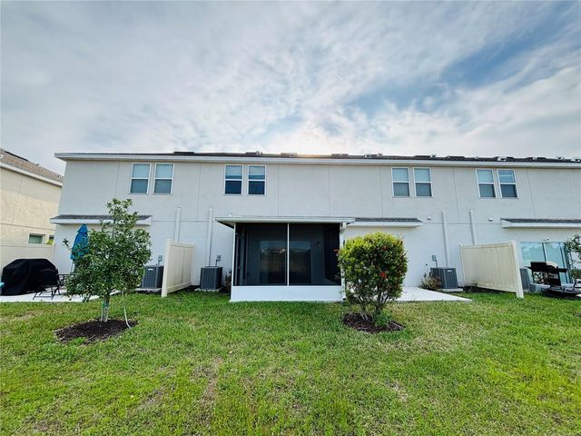 2512 PARAVANE WAY, Wesley Chapel, FL 33543