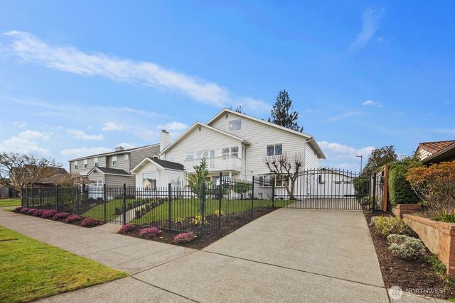 2647 39th Avenue W, Seattle, WA 98199