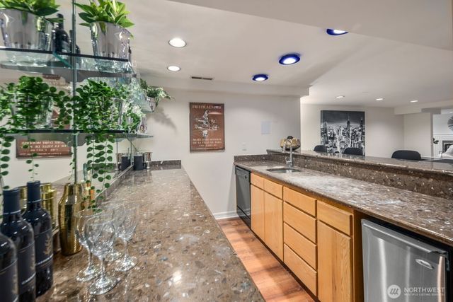 2647 39th Avenue W, Seattle, WA 98199