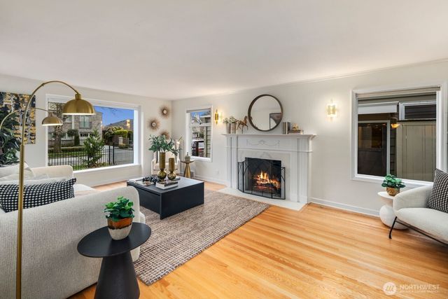 2647 39th Avenue W, Seattle, WA 98199