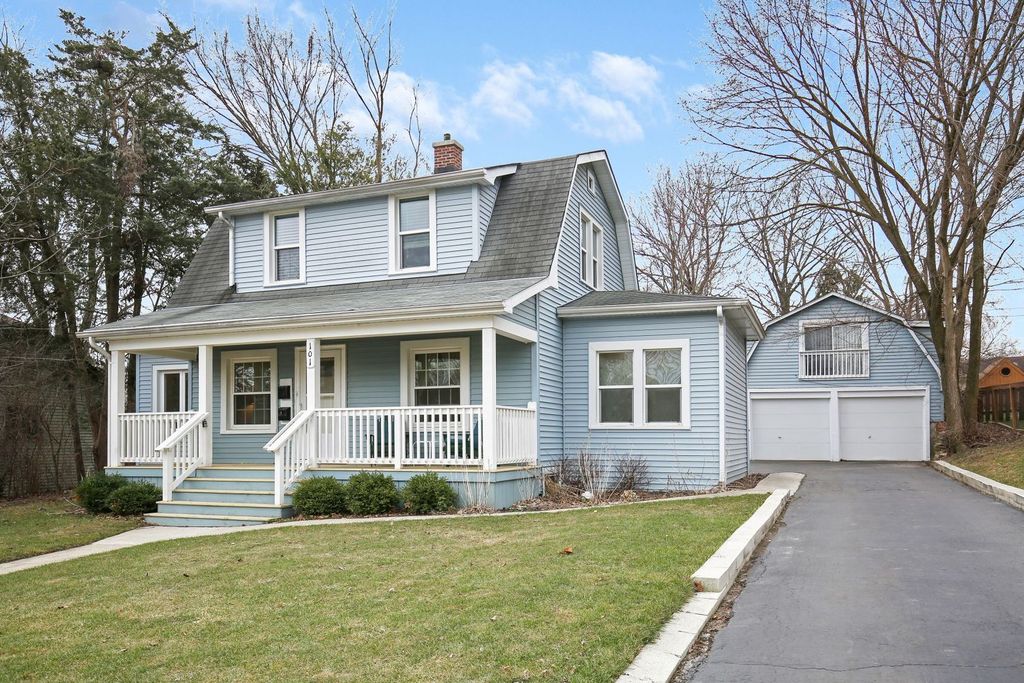 101 W Maple Avenue, Roselle, IL 60172