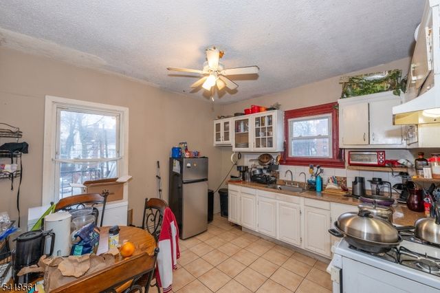 31 Chestnut St, East Orange City, NJ 07018