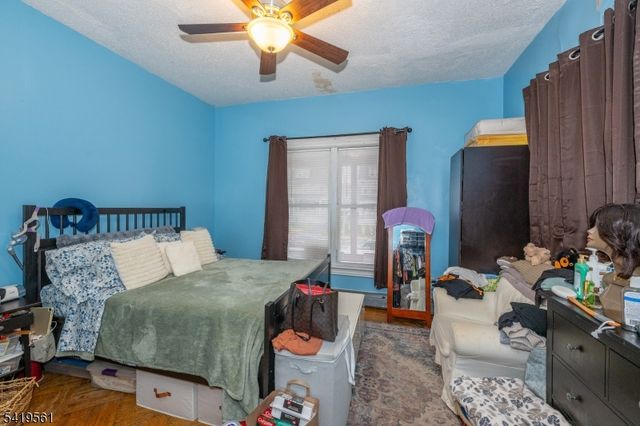 31 Chestnut St, East Orange City, NJ 07018