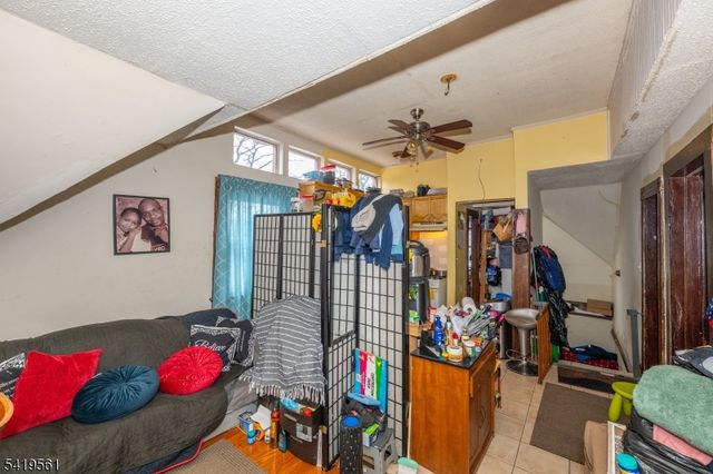 31 Chestnut St, East Orange City, NJ 07018