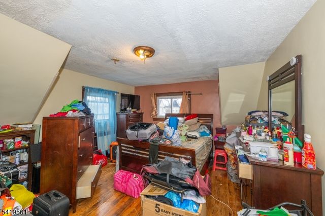 31 Chestnut St, East Orange City, NJ 07018