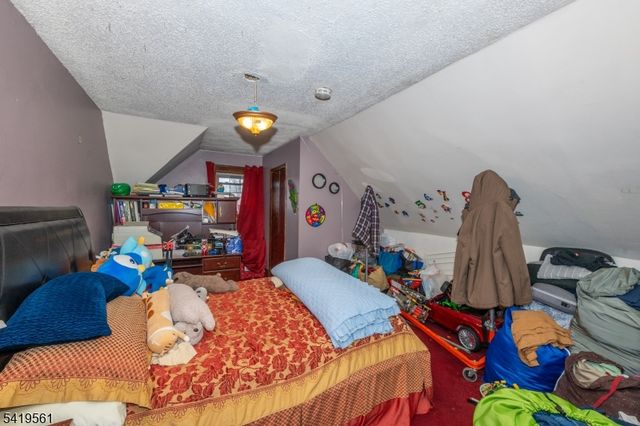 31 Chestnut St, East Orange City, NJ 07018