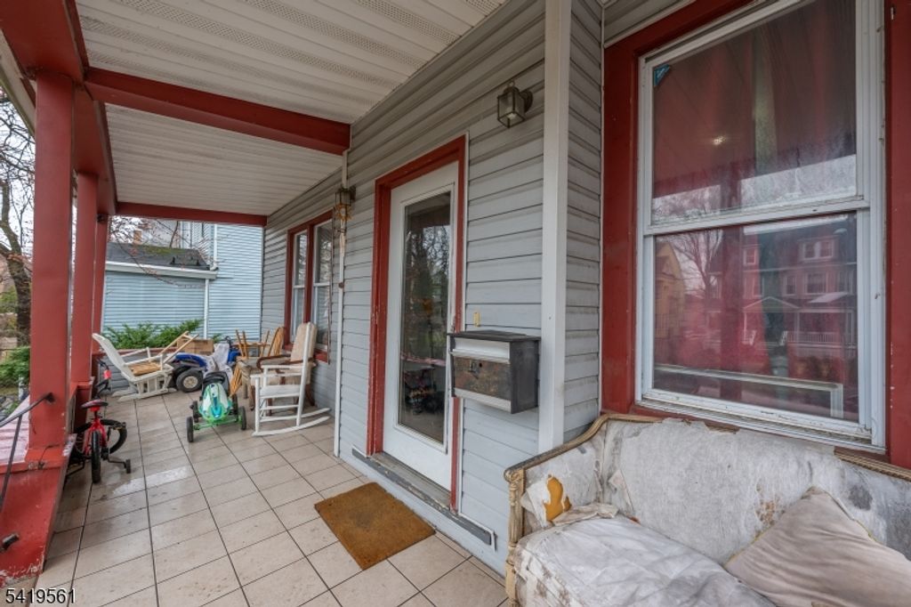 31 Chestnut St, East Orange City, NJ 07018 — photo 5