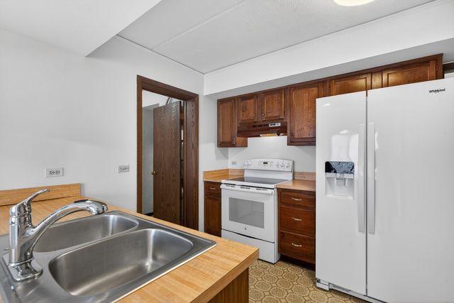 755 Whalom Lane 2c2, Schaumburg, IL 60173