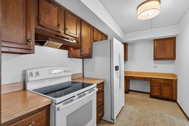 755 Whalom Lane 2c2, Schaumburg, IL 60173