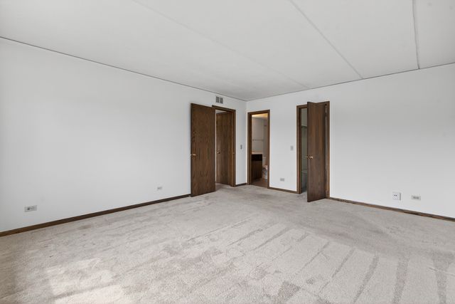 755 Whalom Lane 2c2, Schaumburg, IL 60173