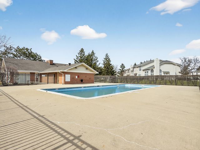 755 Whalom Lane 2c2, Schaumburg, IL 60173