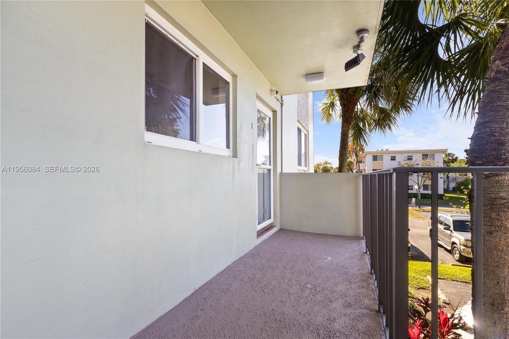 Image 16 of property listing at 5935 Del Lago Cir 209, Sunrise, FL 33313