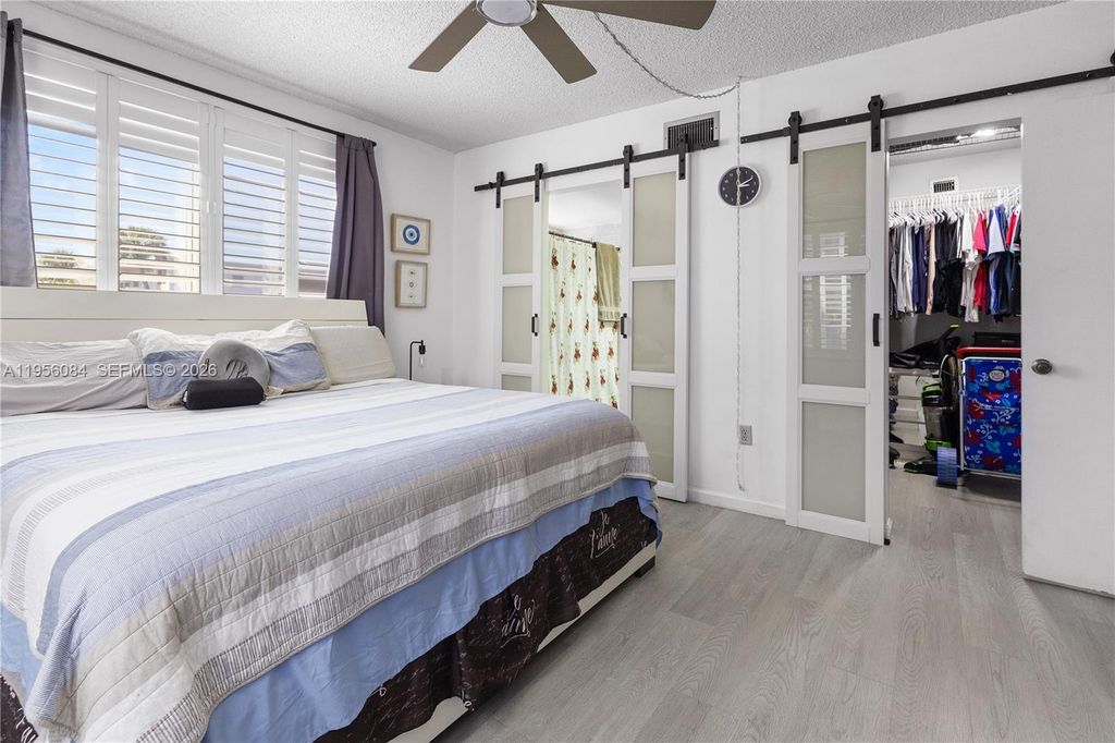 Image 4 of property listing at 5935 Del Lago Cir 209, Sunrise, FL 33313