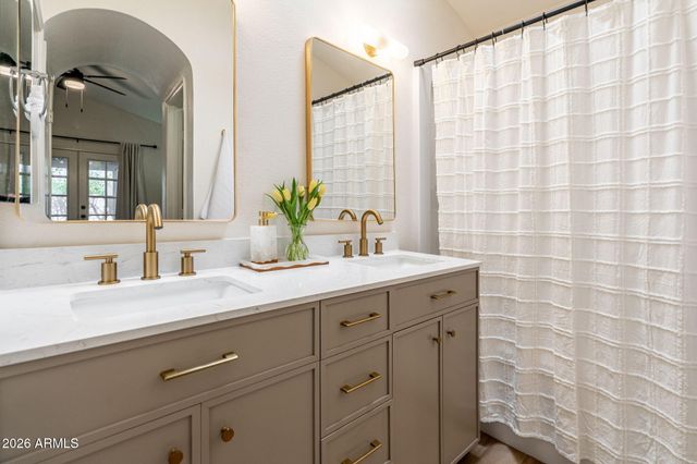 1404 E ROSEMONTE Drive, Phoenix, AZ 85024